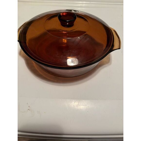 Anchor Hocking 437 1.5 Quart Amber Casserole Dish - Picture 1 of 3